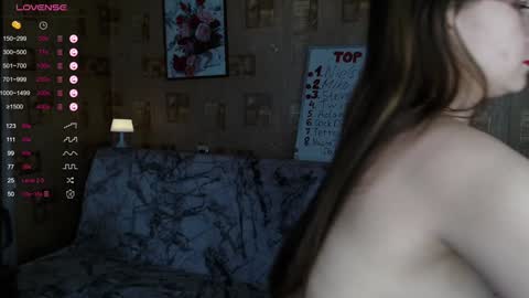 Snapshot of emmatiny chatting on December 2024 06:28:01 PM Mia online show from December 2024 06:28:01 PM