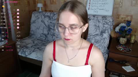 Snapshot of emmatiny chatting on December 2024 10:34:02 AM Mia online show from December 2024 10:34:02 AM