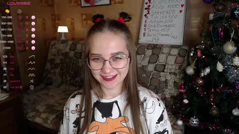 Snapshot of emmatiny chatting on December 2024 01:44:01 PM Mia online show from December 2024 01:44:01 PM