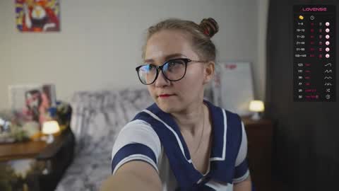 Snapshot of emmatiny chatting on September 2025 03:39:02 PM Mia online show from September 2025 03:39:02 PM