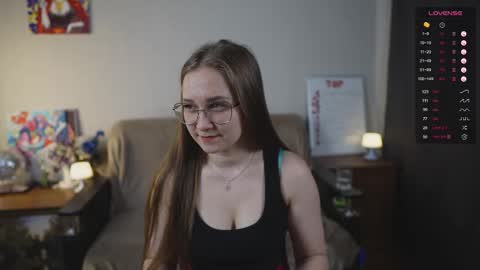 Snapshot of emmatiny chatting on October 2025 04:38:01 PM Mia online show from October 2025 04:38:01 PM