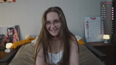 Snapshot of emmatiny chatting on November 2025 05:01:02 PM Mia online show from November 2025 05:01:02 PM