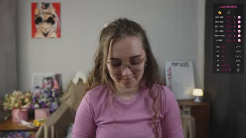 Snapshot of emmatiny chatting on March 2026 07:06:02 PM Mia online show from March 2026 07:06:02 PM