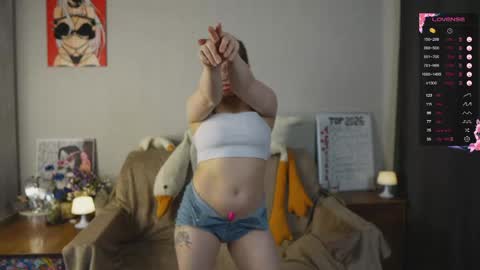 Snapshot of emmatiny chatting on April 2026 05:42:02 PM Mia online show from April 2026 05:42:02 PM