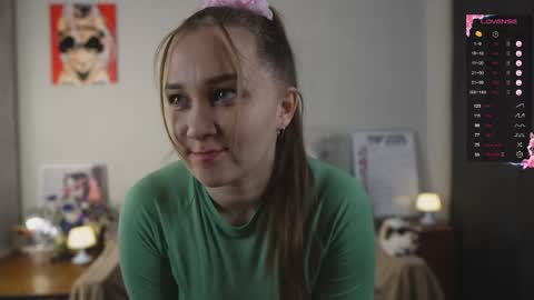 Snapshot of emmatiny chatting on April 2026 07:58:02 PM Mia online show from April 2026 07:58:02 PM