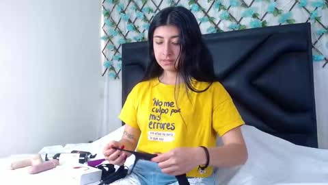 Snapshot of emmawillliams chatting on December 2025 03:51:01 PM Emma online show from December 2025 03:51:01 PM