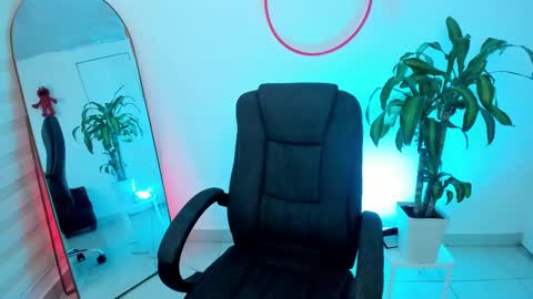 EMMA online show from December 2024 05:12:01 PM