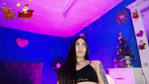 Snapshot of emmaxx7 chatting on December 2024 11:07:02 PM Emma  online show from December 2024 11:07:02 PM