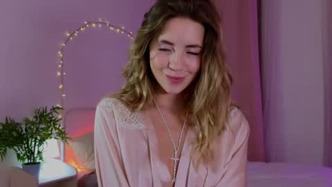 Snapshot of emmi_rosee chatting on December 2024 01:49:01 PM Miss Emmi online show from December 2024 01:49:01 PM