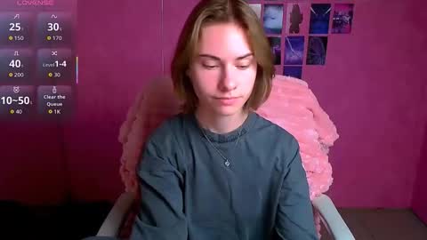 Snapshot of emmi_rossum chatting on November 2025 06:46:01 AM Emmi online show from November 2025 06:46:01 AM