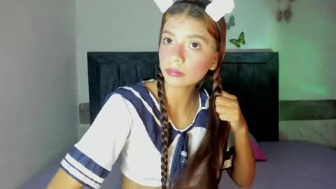 Emmie online show from April 2026 09:45:01 PM