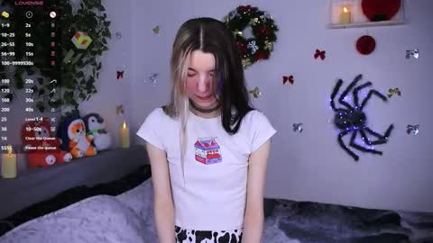 Snapshot of emmie_everly chatting on December 2025 11:17:02 AM emmie_everly online show from December 2025 11:17:02 AM