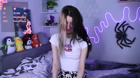 Snapshot of emmie_everly chatting on February 2026 11:26:01 AM emmie_everly online show from February 2026 11:26:01 AM