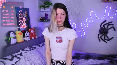 Snapshot of emmie_everly chatting on March 2026 11:38:01 AM emmie_everly online show from March 2026 11:38:01 AM