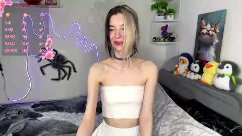 emmie_everly online show from May 2026 10:17:01 PM