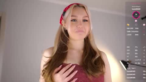 Aurora online show from October 2025 06:32:01 AM