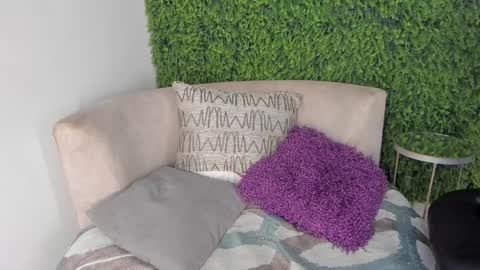 Emmiily online show from January 2025 08:12:01 PM