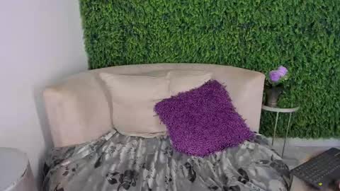 Emmiily online show from February 2025 02:12:02 AM