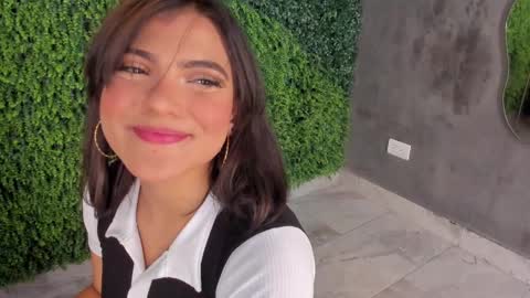 Emmiily online show from March 2025 03:39:01 AM