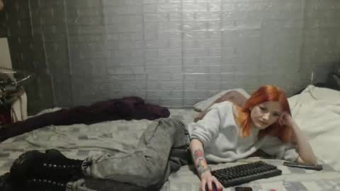 Snapshot of emmily000 chatting on December 2024 02:03:02 AM Emmily000 online show from December 2024 02:03:02 AM