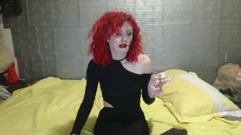 Snapshot of emmily000 chatting on January 2025 12:20:02 PM Emmily000 online show from January 2025 12:20:02 PM