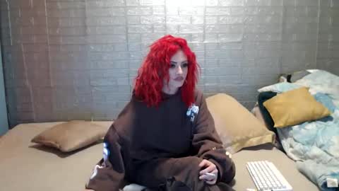 Snapshot of emmily000 chatting on January 2026 11:43:02 PM Emmily000 online show from January 2026 11:43:02 PM