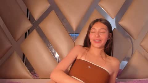 Snapshot of emmily_evans_ chatting on February 2025 05:07:02 PM emmily_evans_ online show from February 2025 05:07:02 PM