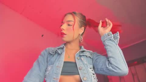 Snapshot of emmily_savage chatting on February 2025 03:56:02 AM online show from February 2025 03:56:02 AM