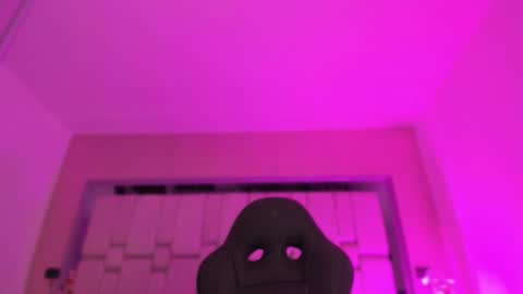 Snapshot of emmily_savage chatting on October 2025 11:43:01 AM online show from October 2025 11:43:01 AM