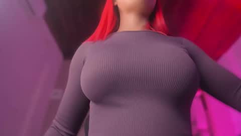 Snapshot of emmily_savage chatting on November 2025 11:42:02 AM online show from November 2025 11:42:02 AM