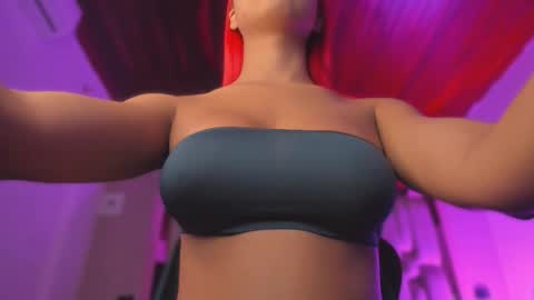 Snapshot of emmily_savage chatting on January 2026 11:48:02 AM online show from January 2026 11:48:02 AM