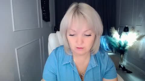 Snapshot of emmmam chatting on September 2025 01:37:01 PM emmmam online show from September 2025 01:37:01 PM