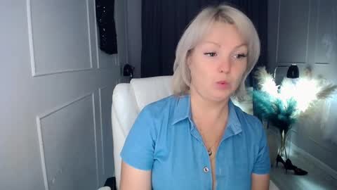 Snapshot of emmmam chatting on September 2025 07:35:02 AM emmmam online show from September 2025 07:35:02 AM