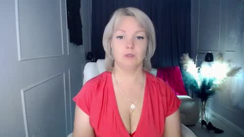 Snapshot of emmmam chatting on October 2025 09:18:02 AM emmmam online show from October 2025 09:18:02 AM