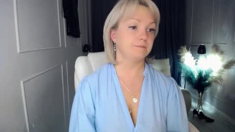 Snapshot of emmmam chatting on October 2025 01:16:02 AM emmmam online show from October 2025 01:16:02 AM