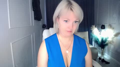 Snapshot of emmmam chatting on October 2025 08:04:02 AM emmmam online show from October 2025 08:04:02 AM