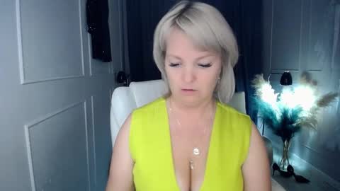 Snapshot of emmmam chatting on October 2025 01:23:01 PM emmmam online show from October 2025 01:23:01 PM