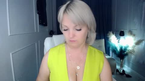 Snapshot of emmmam chatting on October 2025 01:28:01 AM emmmam online show from October 2025 01:28:01 AM