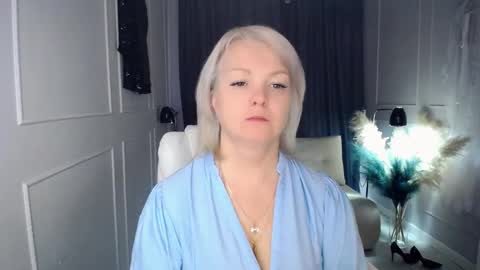 Snapshot of emmmam chatting on October 2025 06:10:01 AM emmmam online show from October 2025 06:10:01 AM