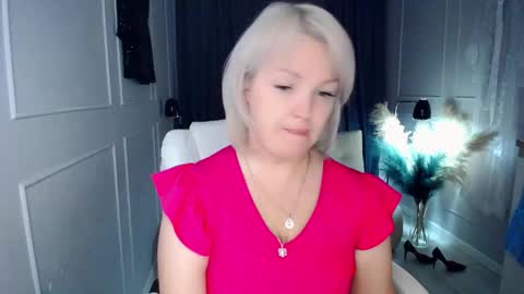 Snapshot of emmmam chatting on November 2025 05:31:01 AM emmmam online show from November 2025 05:31:01 AM