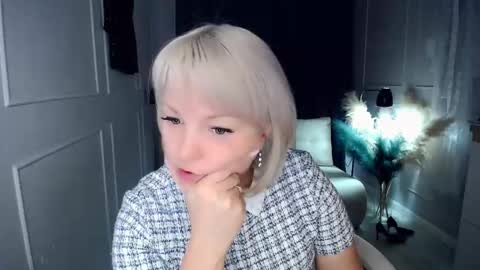 Snapshot of emmmam chatting on November 2025 10:27:01 AM emmmam online show from November 2025 10:27:01 AM