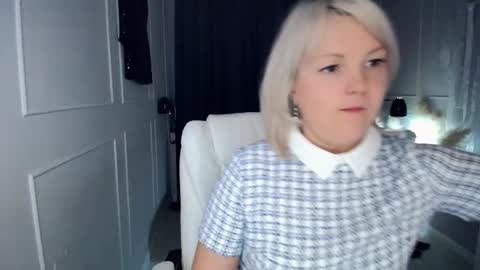 Snapshot of emmmam chatting on November 2025 09:54:02 AM emmmam online show from November 2025 09:54:02 AM