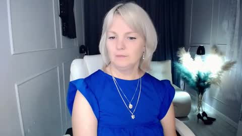 Snapshot of emmmam chatting on November 2025 10:18:01 AM emmmam online show from November 2025 10:18:01 AM