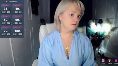 Snapshot of emmmam chatting on December 2025 08:18:01 AM emmmam online show from December 2025 08:18:01 AM