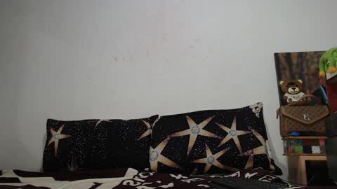 Snapshot of emmy___lee chatting on December 2024 03:40:02 AM emmy___lee online show from December 2024 03:40:02 AM