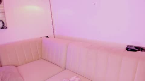 Emmy Heart online show from February 2026 06:22:01 AM