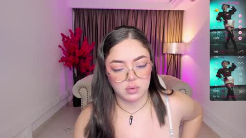 Snapshot of emmy_walker1 chatting on January 2025 11:06:02 AM Emmy Walker online show from January 2025 11:06:02 AM