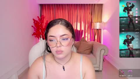 Snapshot of emmy_walker1 chatting on January 2025 05:14:01 PM Emmy Walker online show from January 2025 05:14:01 PM