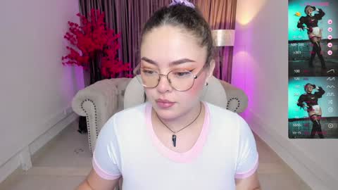 Snapshot of emmy_walker1 chatting on February 2025 10:51:02 AM Emmy Walker online show from February 2025 10:51:02 AM