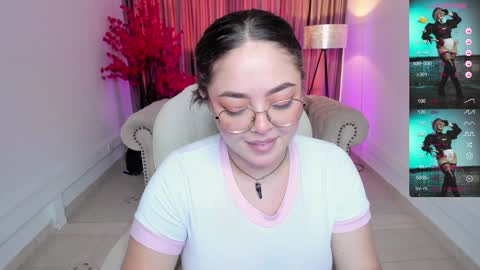 Snapshot of emmy_walker1 chatting on February 2025 01:54:02 PM Emmy Walker online show from February 2025 01:54:02 PM